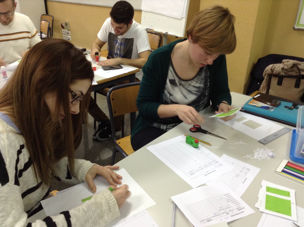 Los alumnos del MUIOL aprenden productividad con la actividad Puertas S.A.