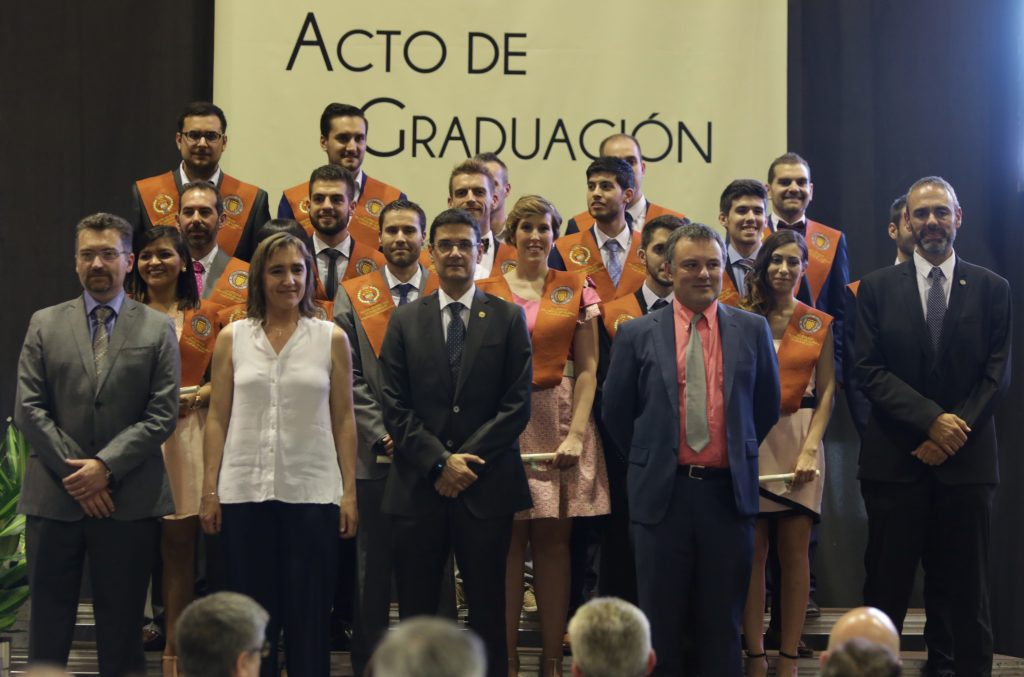 ¡Enhorabuena a los egresados de la 2º promoción del MUIOL 2015-16!